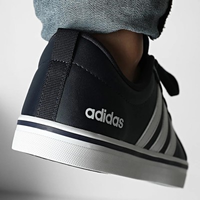 Chaussures adidas style skate Bleu marine– HP6011