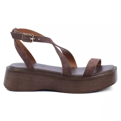 Sandales compensées daim marron brides croisées boucle dorée plateau 5 cm – Andrea Bruni AB-206-7-M