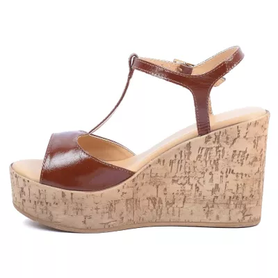 Sandales compensées cuir verni marron bride en T semelle liège talon 10 cm – Andrea Bruni AB-518-7-M
