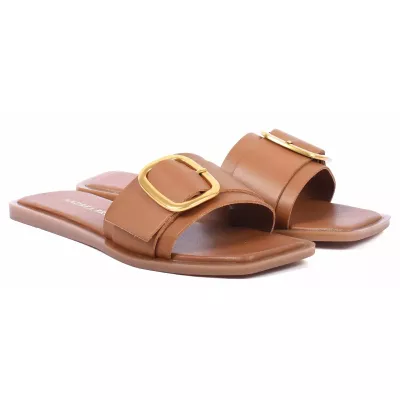 Mules plates cuir camel bride large grande boucle dorée arrondie – Andrea Bruni AB-8769-2-C