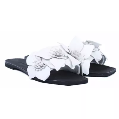 Mule plate femme blanche Andrea Bruni cuir à fleurs décoratives AB-666-1-BC