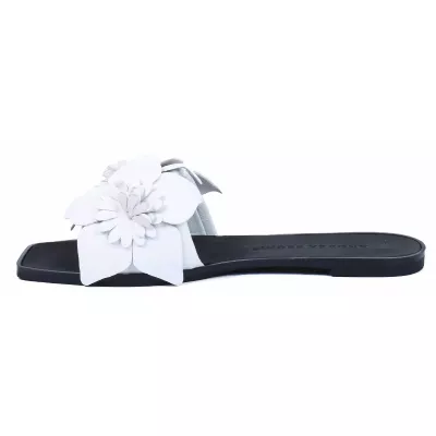 Mule plate femme blanche Andrea Bruni cuir à fleurs décoratives AB-666-1-BC