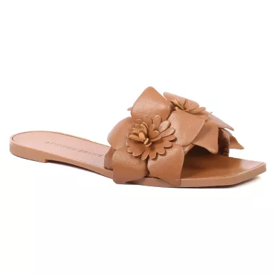 Mule plate femme camel Andrea Bruni cuir à fleurs décoratives AB-666-1-C