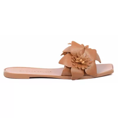 Mule plate femme camel Andrea Bruni cuir à fleurs décoratives AB-666-1-C