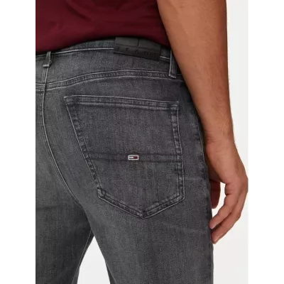 Jean homme Tommy Jeans SIMON DM0DM20407-1BZ noir en denim stretch coupe skinny ajustée moderne