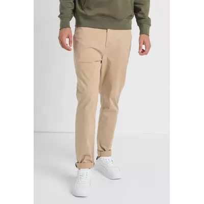 Pantalon chino homme Tommy Jeans AUSTIN DM0DM20445-AB9 beige en coton stretch avec poches et logo arrière