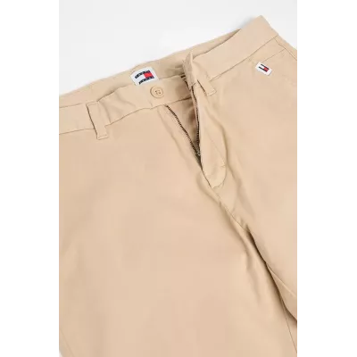 Pantalon chino homme Tommy Jeans AUSTIN DM0DM20445-AB9 beige en coton stretch avec poches et logo arrière
