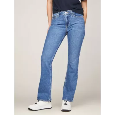 Jean femme Tommy Jeans MADDIE DW0DW19271-1A5 bleu en denim coton coupe bootcut taille mi-haute avec écusson arrière
