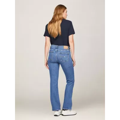 Jean femme Tommy Jeans MADDIE DW0DW19271-1A5 bleu en denim coton coupe bootcut taille mi-haute avec écusson arrière