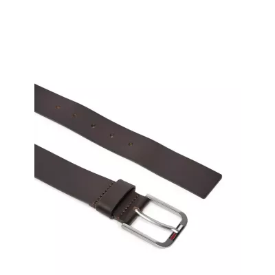 Ceinture homme Tommy Jeans AUSTIN AM0AM12338-GUE en cuir marron finition lisse avec boucle métal signature largeur 3,5 cm