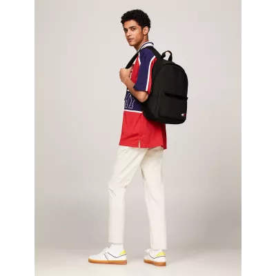 Sac à dos homme Tommy Hilfiger Essential D Dome AM0AM12407-BDS noir dimensions 43x28x14 cm