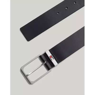 Ceinture Tommy Jeans ELEVATED LEATHER AM0AM12646-C1G en cuir bleu marine avec boucle métal et logo émaillé largeur 4 cm