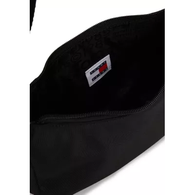 Sac Tommy Jeans ESSENTIAL DAILY SHOULDER AW0AW16495-BDS noir avec fermeture zippée et bandoulière réglable dimensions 25x13x7 cm