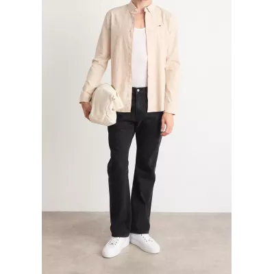 Chemise Tommy Jeans SLIM STRETCH OXFORD DM0DM09594-AB9 beige en coton Oxford bio extensible coupe ajustée