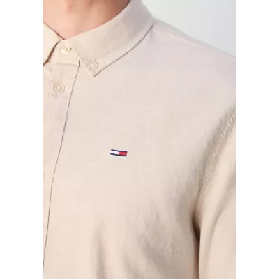 Chemise Tommy Jeans SLIM STRETCH OXFORD DM0DM09594-AB9 beige en coton Oxford bio extensible coupe ajustée