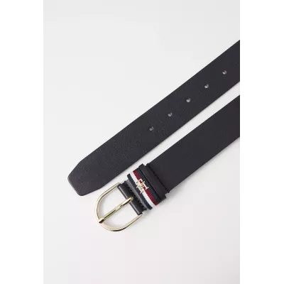 Ceinture Tommy Hilfiger ESSENTIAL EFFORTLESS LEATHER AW0AW16835-DW6 bleu marine en cuir avec boucle métallique largeur 3,5 cm