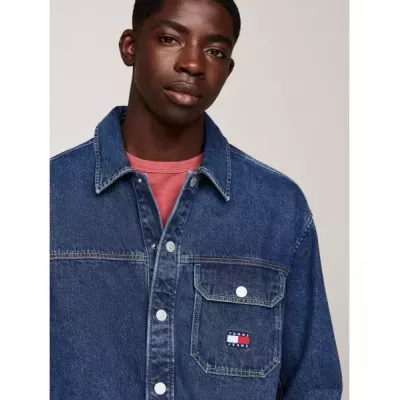 Chemise homme Tommy Jeans ESSENTIAL DENIM SHIRT DM0DM18328-1A4 bleue en denim 100 % coton coupe relaxed fit manches longues