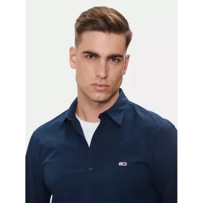 Chemise homme Tommy Jeans REGULAR ENTRY POPLIN DM0DM19519-C1G bleu marine en coton extensible coupe régulière manches longues