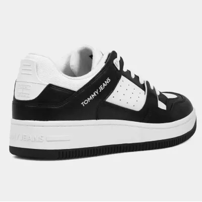 Sneakers homme Tommy Jeans RETRO CUPSOLE EM0EM01464-BDS noires en cuir avec semelle cupsole épaisse et logo latéral