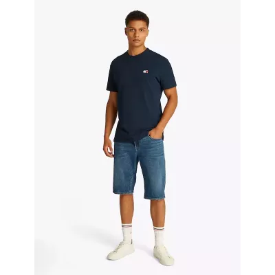 T-shirt homme Tommy Jeans REGULAR LIGHTWEIGHT BADGE TEE DM0DM19735-C1G bleu marine en coton avec coupe régulière