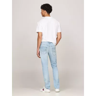 Jean homme Tommy Jeans SCANTON DM0DM20186-1AB bleu clair en denim stretch coupe slim délavage clair vintage