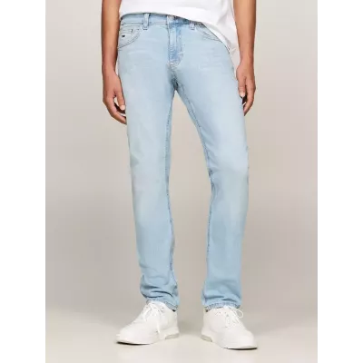 Jean homme Tommy Jeans SCANTON DM0DM20186-1AB bleu clair en denim stretch coupe slim délavage clair vintage