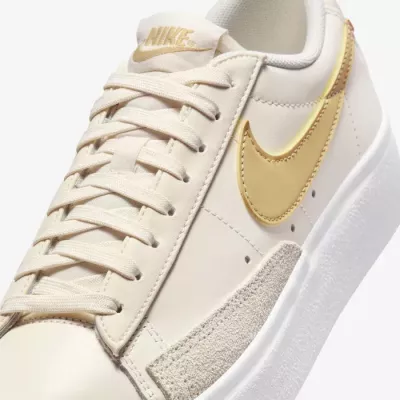 Nike Blazer Low Platform femme sail swoosh jaune gold semelle plateforme DJ0292-113