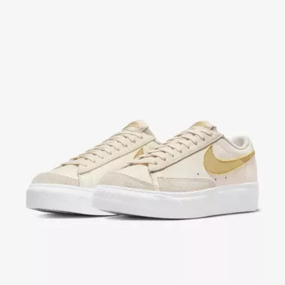 Nike Blazer Low Platform femme sail swoosh jaune gold semelle plateforme DJ0292-113