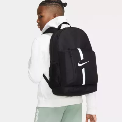 Sac à dos Nike Academy Team noir swoosh blanc poche filet DA2571-010