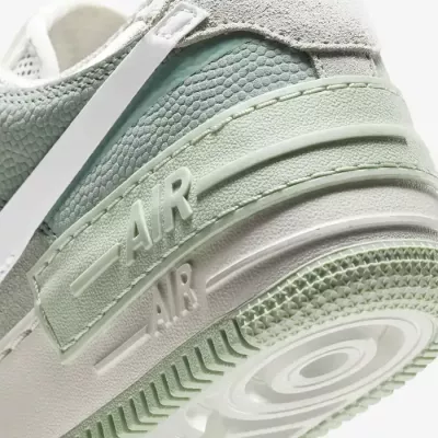 Nike Air Force 1 Shadow femme sail vert sauge swoosh blanc double semelle texture reptile CW2655-001