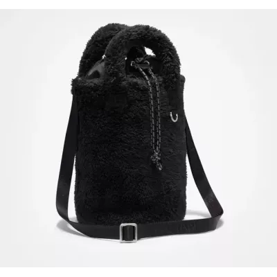 Converse Mini Bucket Bag Seasonal Fabric 10023954-A01 sac seau sherpa 100% polyester noir unisexe bandoulière