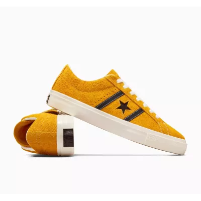 Converse One Star Academy Pro A06425C sneaker basse daim jaune soleil unisexe double bande noire semelle crème skate