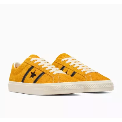 Converse One Star Academy Pro A06425C sneaker basse daim jaune soleil unisexe double bande noire semelle crème skate