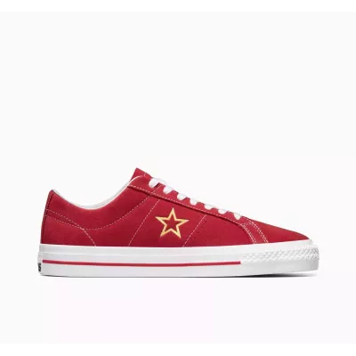 Converse One Star Pro A06646C sneaker basse daim intégral rouge unisexe étoile dorée semelle blanche liseré rouge skate