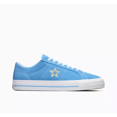 Converse One Star Pro A06647C sneaker basse daim intégral bleu ciel unisexe étoile dorée semelle blanche liseré bleu skate