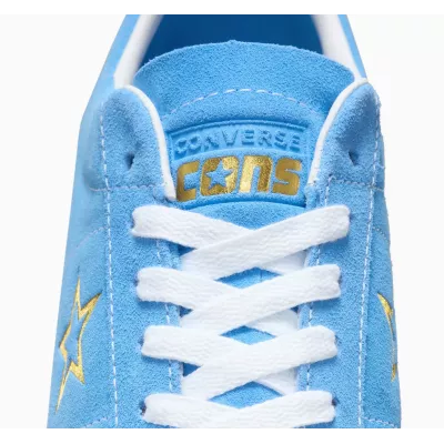 Converse One Star Pro A06647C sneaker basse daim intégral bleu ciel unisexe étoile dorée semelle blanche liseré bleu skate