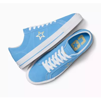 Converse One Star Pro A06647C sneaker basse daim intégral bleu ciel unisexe étoile dorée semelle blanche liseré bleu skate