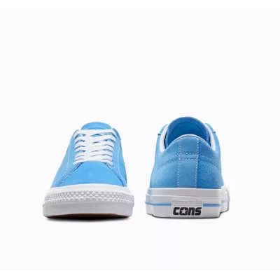 Converse One Star Pro A06647C sneaker basse daim intégral bleu ciel unisexe étoile dorée semelle blanche liseré bleu skate