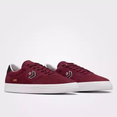 Converse Louie Lopez Pro A06656C sneaker basse 100% daim bordeaux unisexe chevron étoile noir inscription dorée semelle blanche
