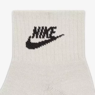 Lot de 3 paires de chaussettes Nike Everyday Essential Ankle unisexe DX5074-903
