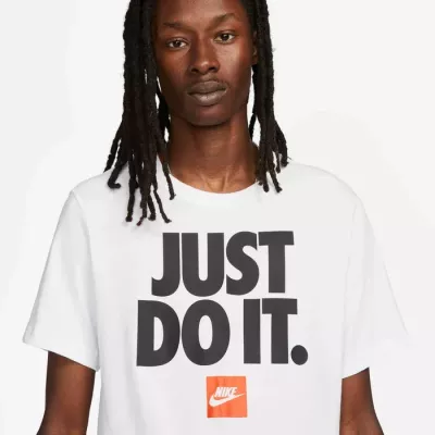 T-shirt Nike DZ2989-100 blanc homme en coton doux avec coupe décontractée et col côtelé