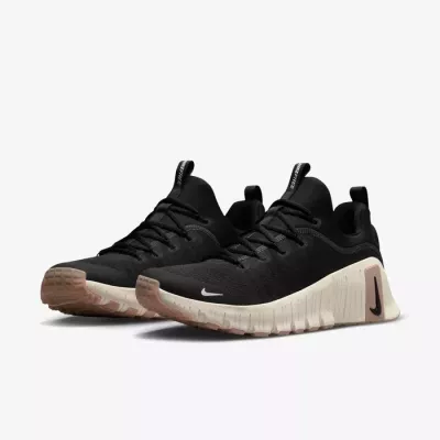 Nike Free Metcon 6 FJ7127-010 noire avec technologie Free et maintien dynamique Flywire