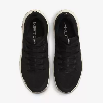 Nike Free Metcon 6 FJ7127-010 noire avec technologie Free et maintien dynamique Flywire