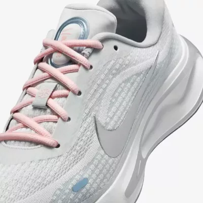 Nike Journey Run FJ7765-006 multicolore avec mesh respirant et amorti haute densité