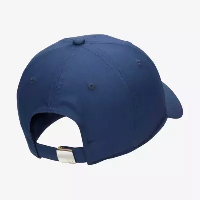 Casquette Nike Club Dri-FIT FB5372-410 bleu marine avec logo Swoosh métallique et tissu léger