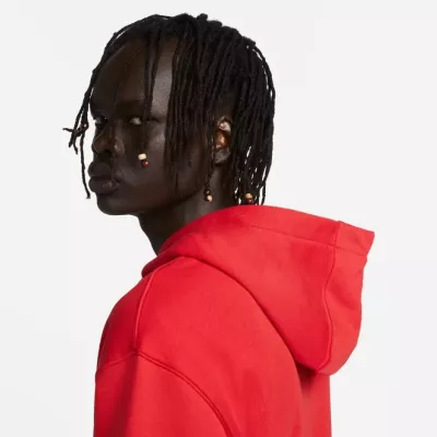 Sweat à capuche Nike Club French Terry FB7788-657 rouge avec logo Futura brodé et tissu éponge français