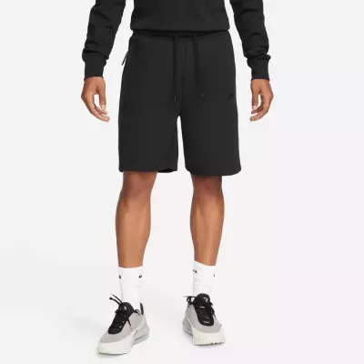 Short Nike Tech Fleece FB8171-010 noir homme avec tissu premium et poche signature