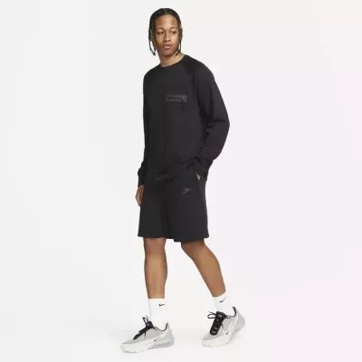 Short Nike Tech Fleece FB8171-010 noir homme avec tissu premium et poche signature