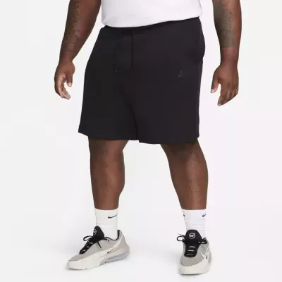 Short Nike Tech Fleece FB8171-010 noir homme avec tissu premium et poche signature