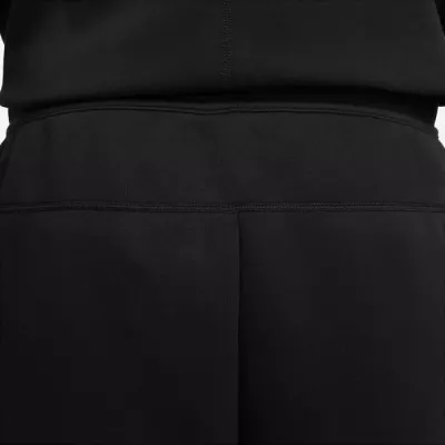 Short Nike Tech Fleece FB8171-010 noir homme avec tissu premium et poche signature